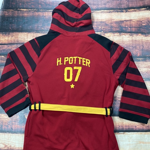 RELISTED Harry Potter Gyrffindor Bath Robe - Picture 7 of 9